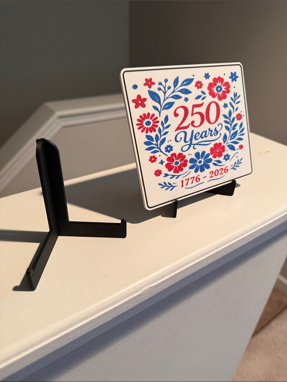 250 Years Decorative Plaque - Red & Blue Floral - Picture 2 of 2